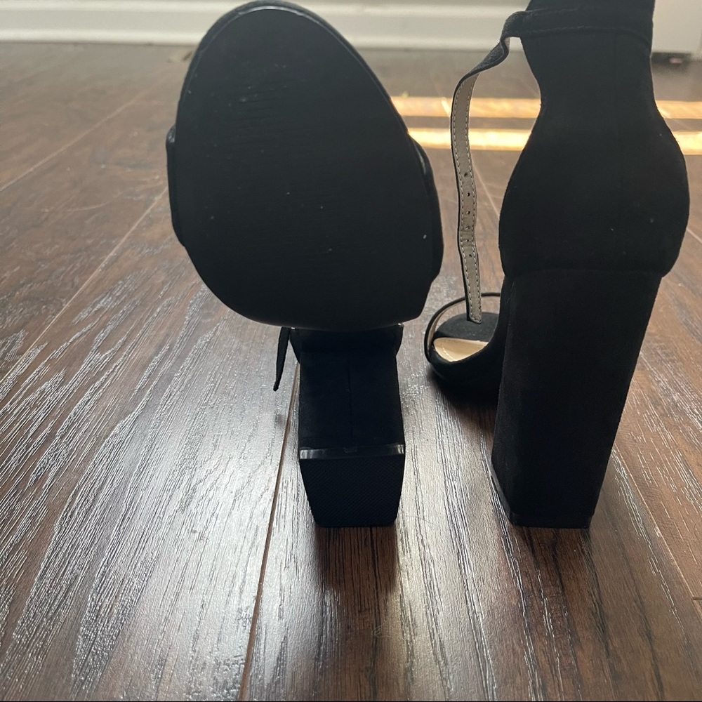 Suede heels - Picture 5 of 6
